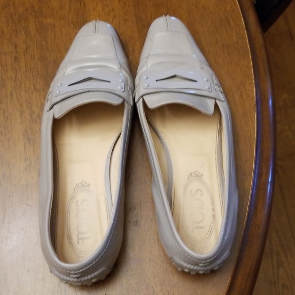 Women's Tod's oatmeal leather loafers - Picture 8 of 8